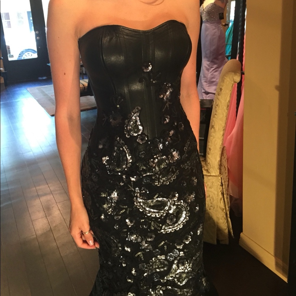 Black Juan Carlos Pinera Mermaid Gown - Picture 2 of 3